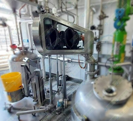 刚性隔离器-反应釜投料